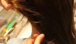 网红大夹子夹头发教程 今日十大热点新闻 吃瓜大赛,今日十大热点新闻与吃瓜大赛同步关注